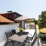 Lägenhet Luxury Matic I With Shared Pool And Seaview