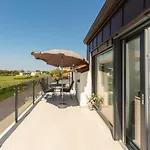 Luxury Matic I With Shared Pool And Seaview דירה *
