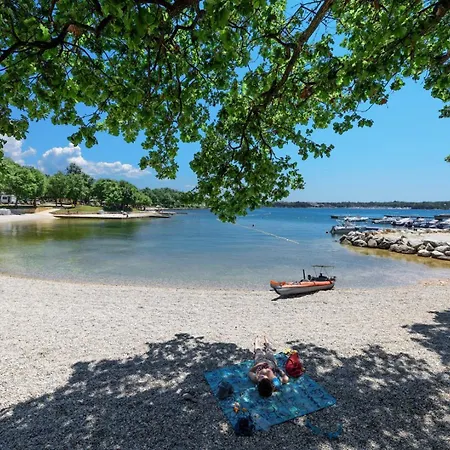 Luxury Matic I With Shared Pool And Seaview * Funtana