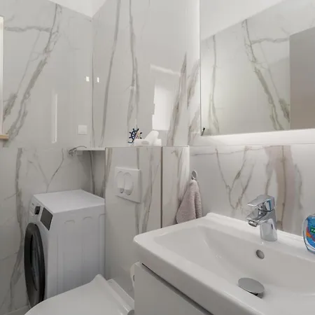 Apartamento Luxury Matic I With Shared Pool And Seaview Funtana
