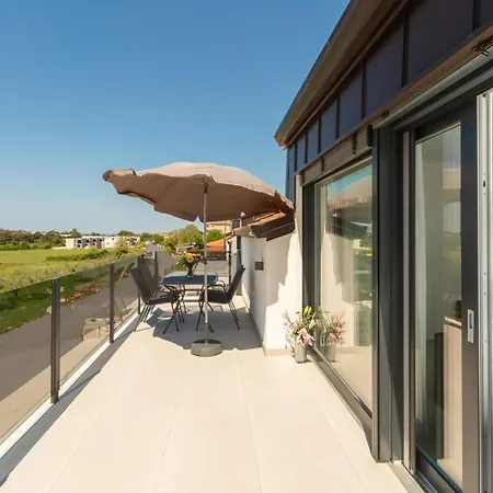Luxury Matic I With Shared Pool And Seaview Apartamento *