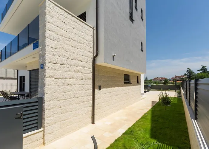 Luxury Matic I With Shared Pool And Seaview Appartement Funtana