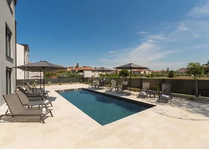 Luxury Matic I With Shared Pool And Seaview Funtana