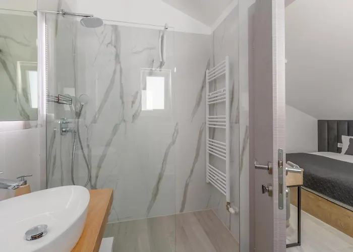Luxury Matic I With Shared Pool And Seaview Funtana