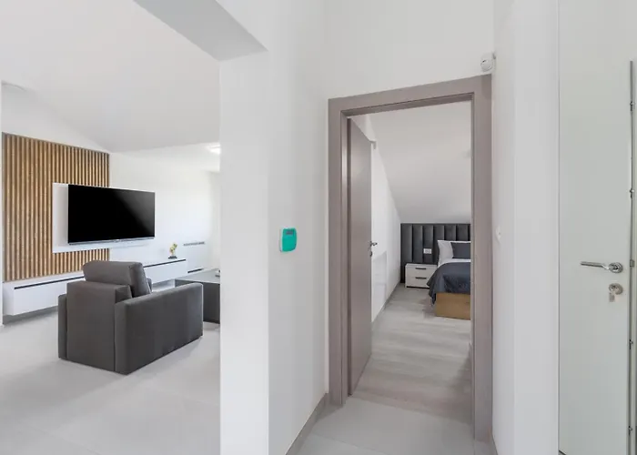 Luxury Matic I With Shared Pool And Seaview * Funtana