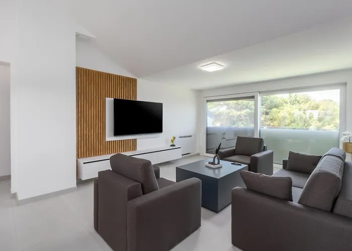 Appartement Luxury Matic I With Shared Pool And Seaview *