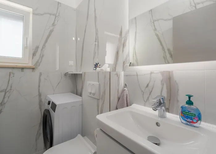 Appartement Luxury Matic I With Shared Pool And Seaview Funtana