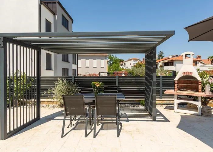 Luxury Matic I With Shared Pool And Seaview Funtana