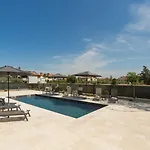 Luxury Matic I With Shared Pool And Seaview